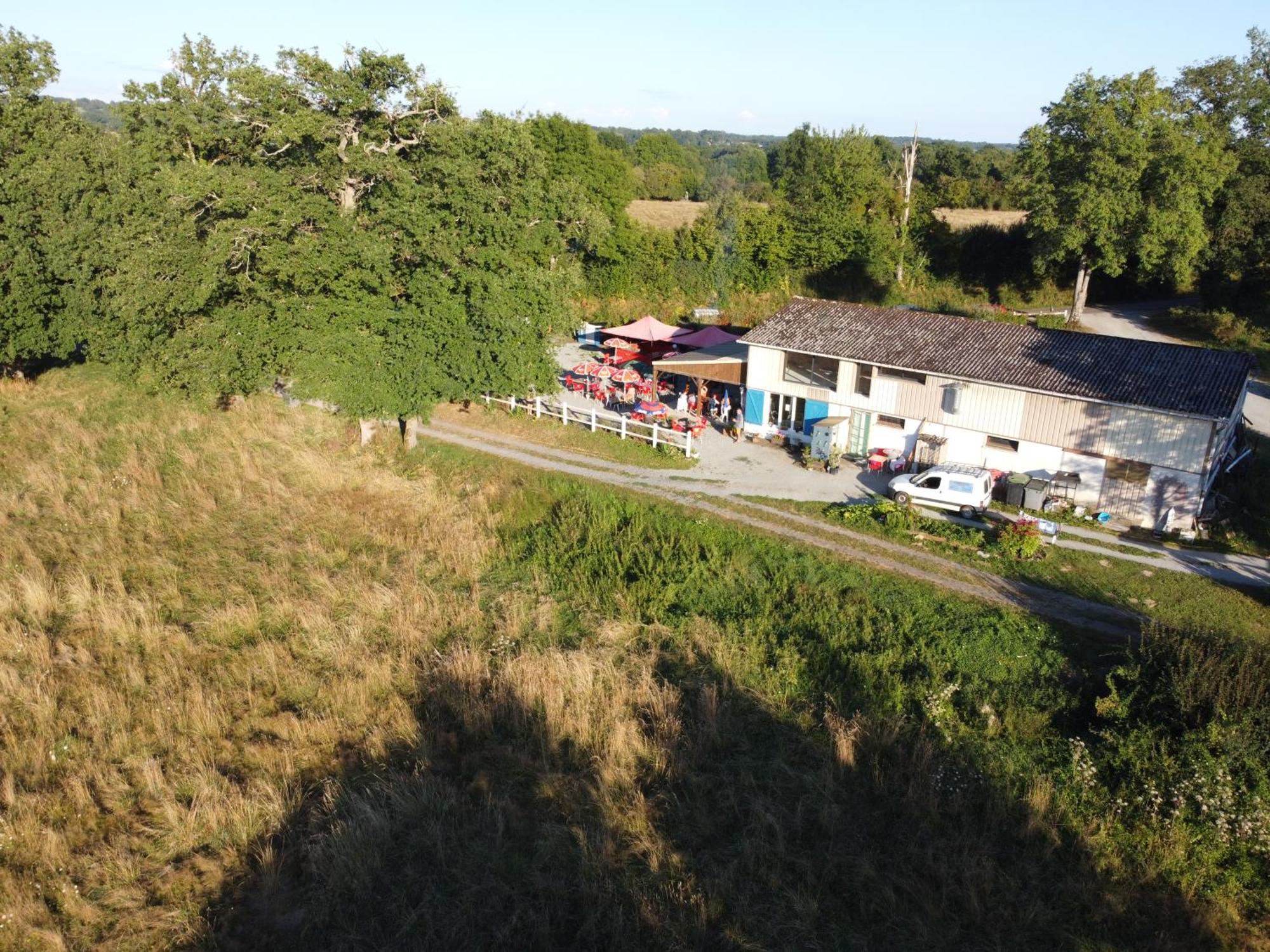 Le Hangar 87 Bussiere-Poitevine Luaran gambar
